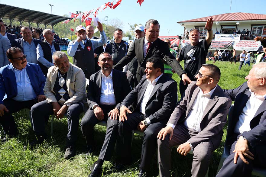 turgut-sahin-632-alacam-geyikkosan-yagli-gures-agasi-oldu-5.jpg