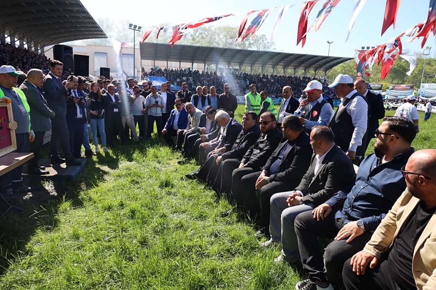 turgut-sahin-632-alacam-geyikkosan-yagli-gures-agasi-oldu1.jpg
