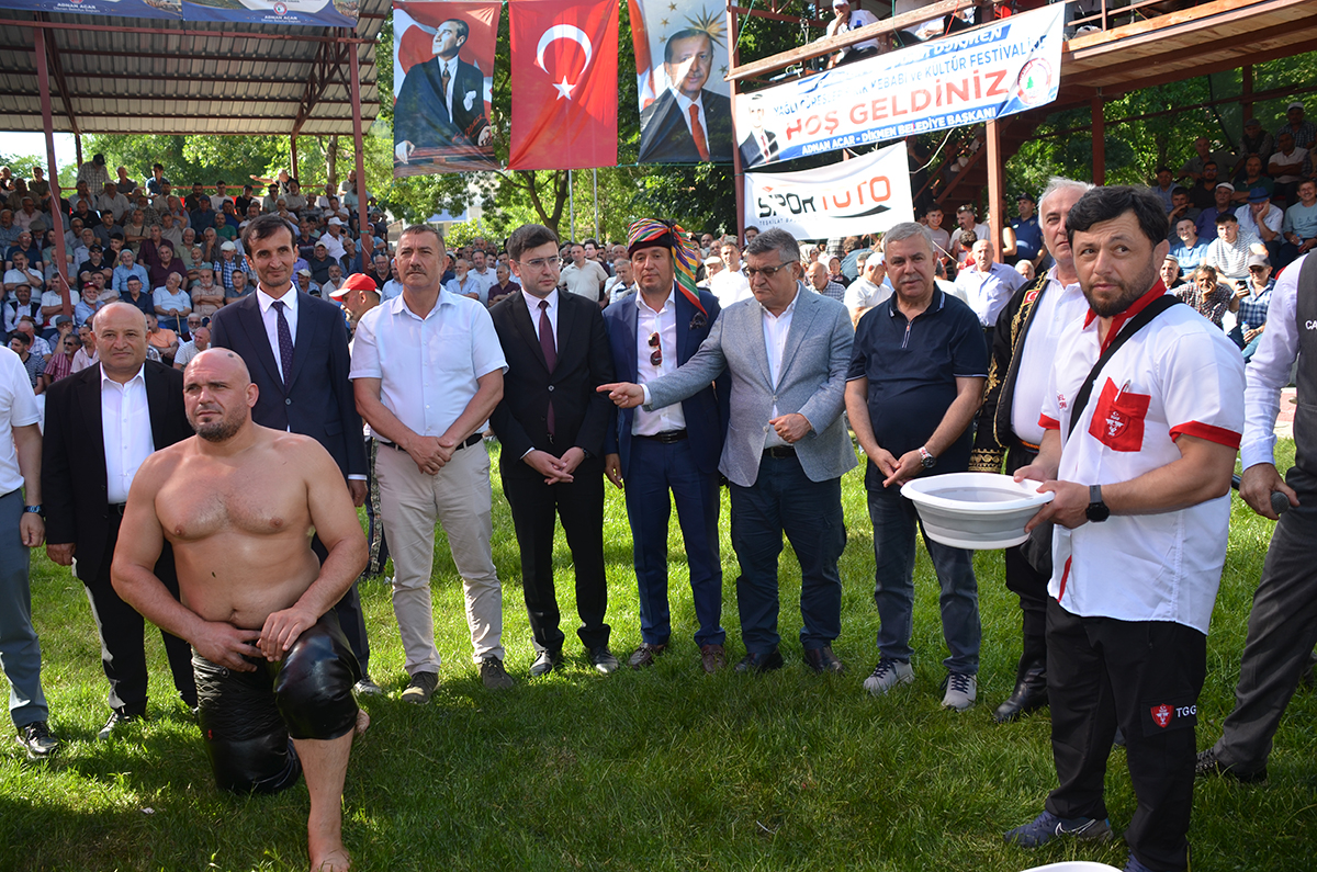 turk-bayraginin-golgesinde-dev-gures-6-002.jpg