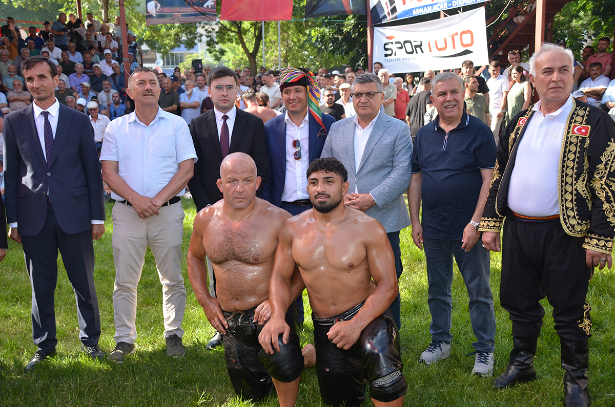 turk-bayraginin-golgesinde-dev-gures5-001.jpg