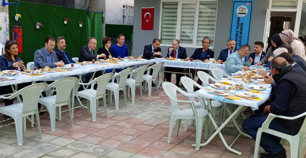 turkiye-otizm-dernekler-federasyonu-bafrada-kahvaltida-bulustu--1.jpgbafra55net