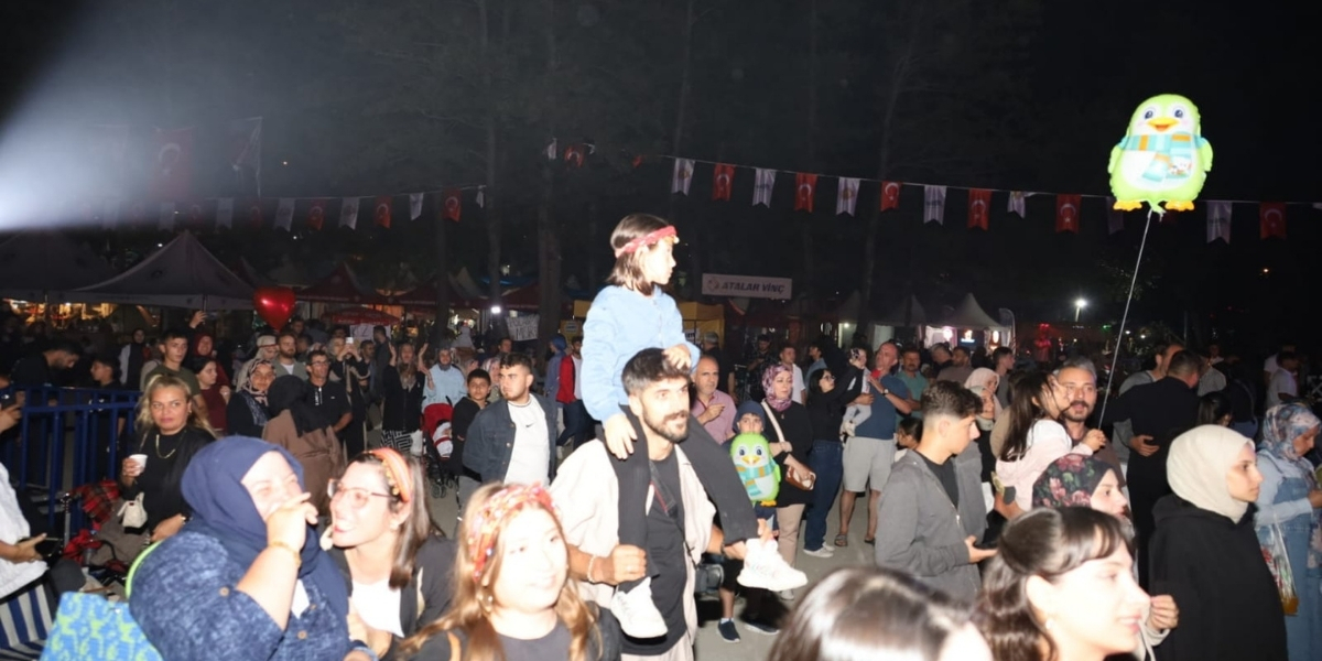 ugur-durmus-konser-nebiyanfest-002.jpg