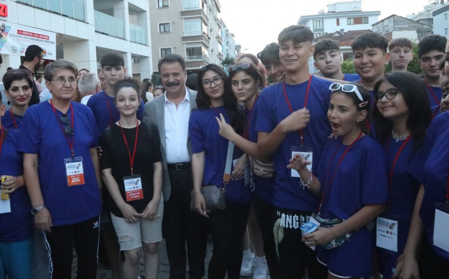 uluslararasi-atakum-halk-danslari-ve-muzik-festivaline-gorkemli-acilis-2.jpeg