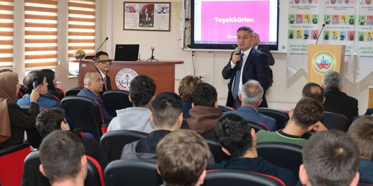 uretimden-gelecege-meslek-gelisim-ve-kariyer-toplantisi-003.jpg