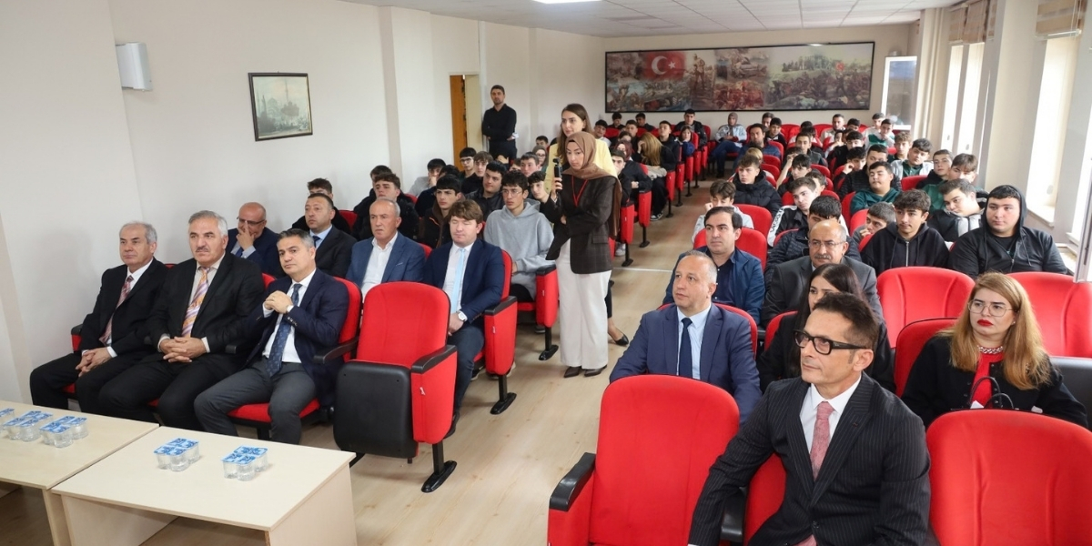 uretimden-gelecege-meslek-gelisim-ve-kariyer-toplantisi.jpg