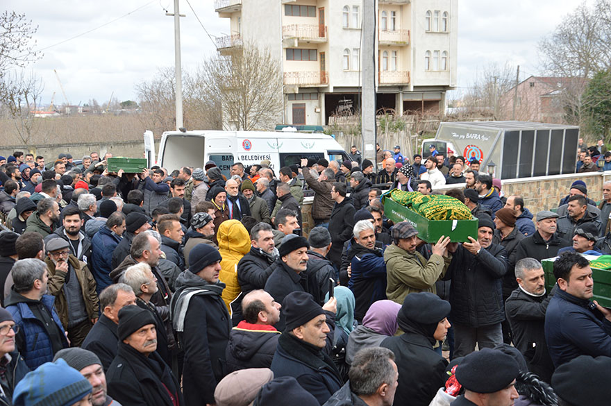 uzman-cavus-yasin-aslan-esi-ve-cocuklari-bafrada-dualarla-defnedildi-20.jpg