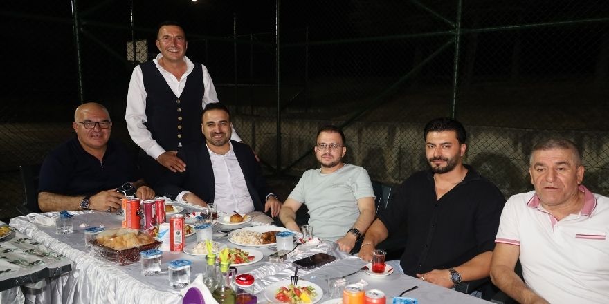 vezirkopru-kunduz-guresleri-agasi-halil-ibrahim-cicekten-birlik-ve-beraberlik-yemegi1.jpg