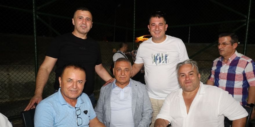 vezirkopru-kunduz-guresleri-agasi-halil-ibrahim-cicekten-birlik-ve-beraberlik-yemegi4.jpg