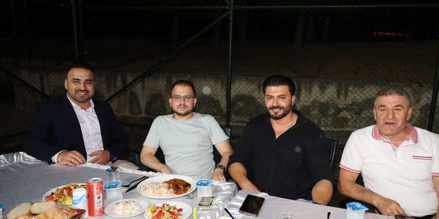 vezirkopru-kunduz-guresleri-agasi-halil-ibrahim-cicekten-birlik-ve-beraberlik-yemegi5.jpg