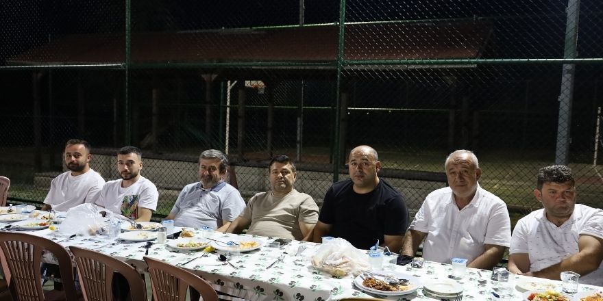 vezirkopru-kunduz-guresleri-agasi-halil-ibrahim-cicekten-birlik-ve-beraberlik-yemegi7.jpg