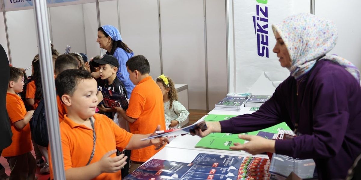 vezirkoprude-kitap-gunleri-basliyor-ilk-konuk-hayati-inanc-001.jpg