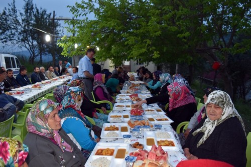 yakakentte-ramazan-aslina-uygun-devam-ediyor-001.jpg