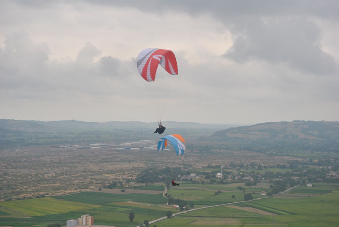 yamac-parasutculerinin-gozde-yeri-derbent-tepesi.JPG