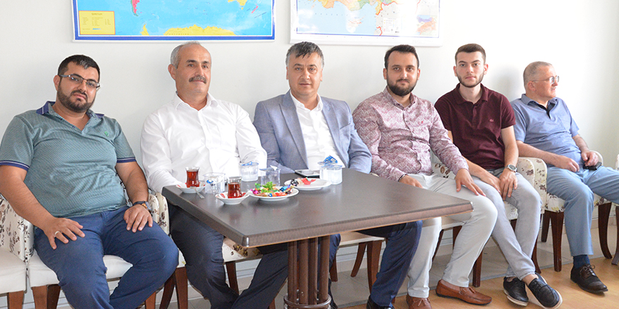 yavuz-selim-vakfinda-bayramlasma-4.jpg