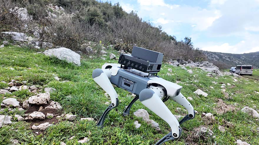 yerli-girisim-quad-roboticsten-yeni-robotik-kopek-2.jpg