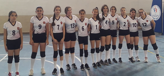 yildiz-kizlar-voleybol-sampiyonu-fatih-ortaokulu-oldu-2.jpg