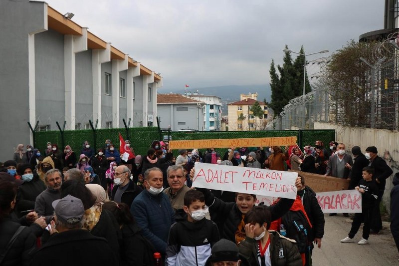 yollari-kapanan-mahalleli-tekrar-yoluna-kavusuyor.jpg