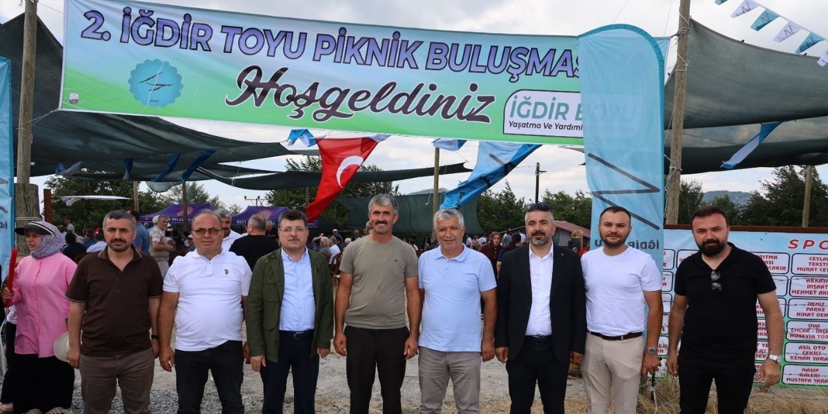 yuzlerce-kisi-kelikbalanda-bulustu-igdir-boyu-tek-yurek-oldu-005.jpg