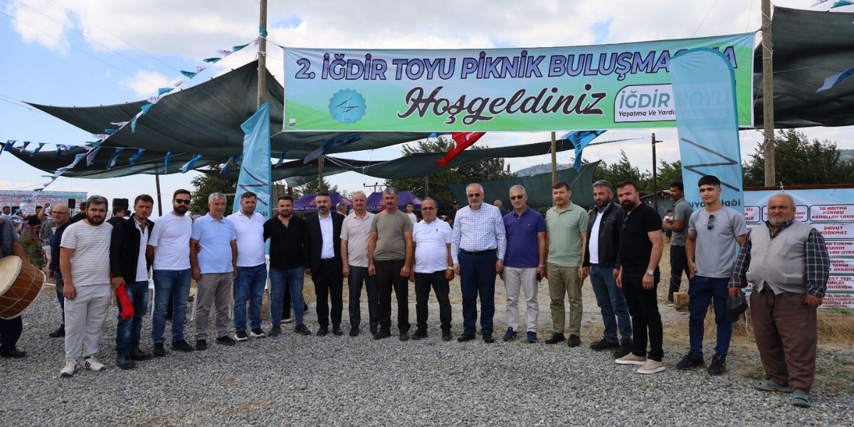 yuzlerce-kisi-kelikbalanda-bulustu-igdir-boyu-tek-yurek-oldu-010.jpg