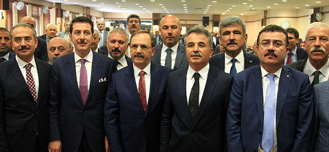 zihni-sahin-buyuksehir-belediye-baskani-4.jpg