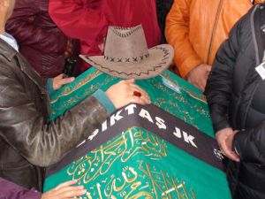 Kovboy şapkası ile tören düzenlendi