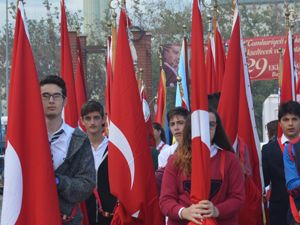 BAFRA KENT MEYDANINDA 29 EKİM KUTLAMALARI