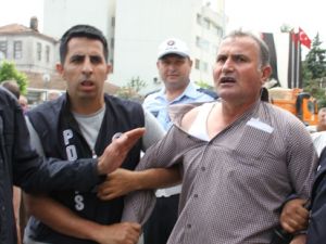 Alaçam'da Gergin Yıkım