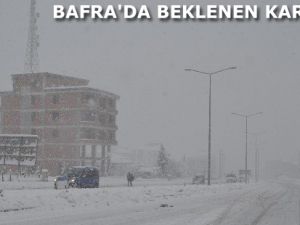 BAFRA'DA BEKLENEN KAR GELDİ