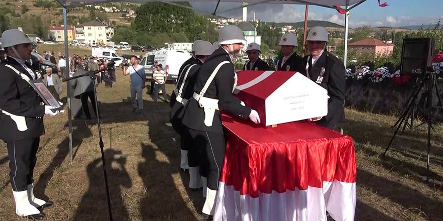 Şehit polis son yolculuğuna uğurlandı