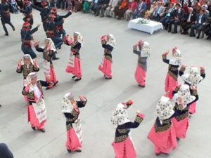 SERGİYE HALK OYUNLARI DAMGASINI VURDU-2